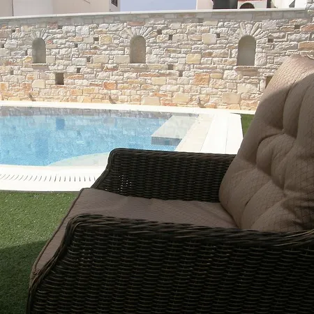 Anna Platanou Hotel *